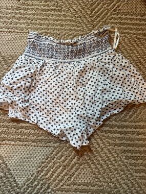 Women’s White and Navy Patterned Smocked Waist Shorts